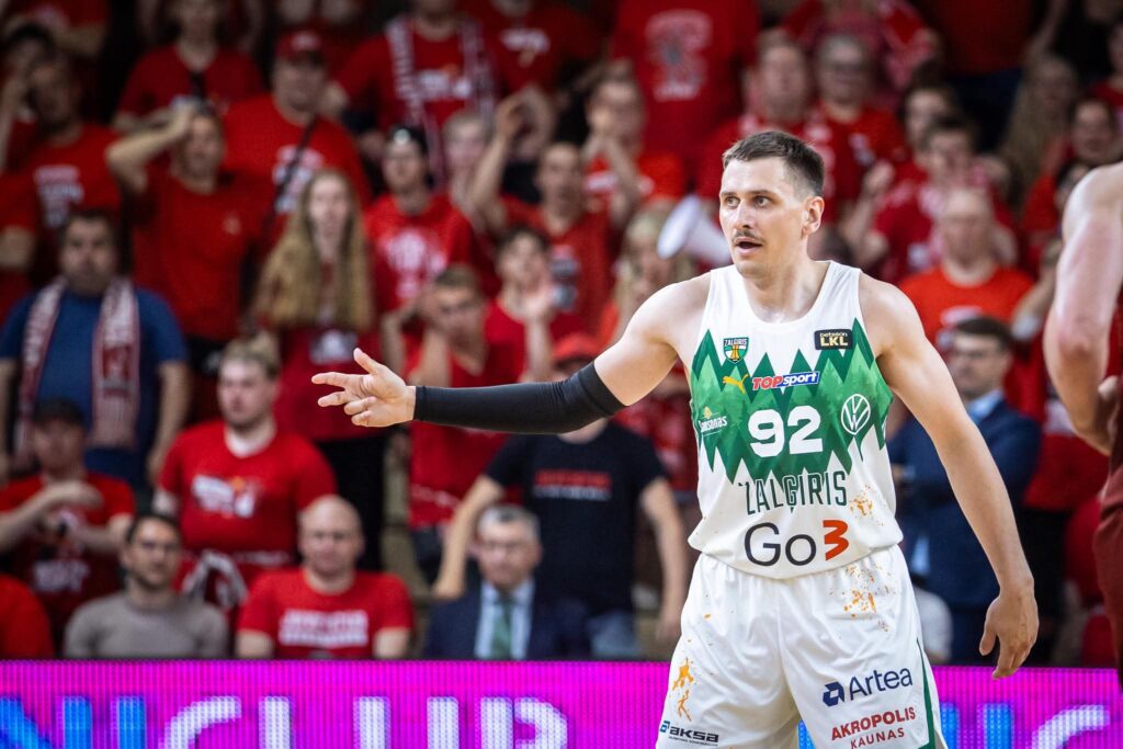 „Žalgiris“ Utenoje vėl pasiekė šimto taškų ribą ir priartėjo prie titulo